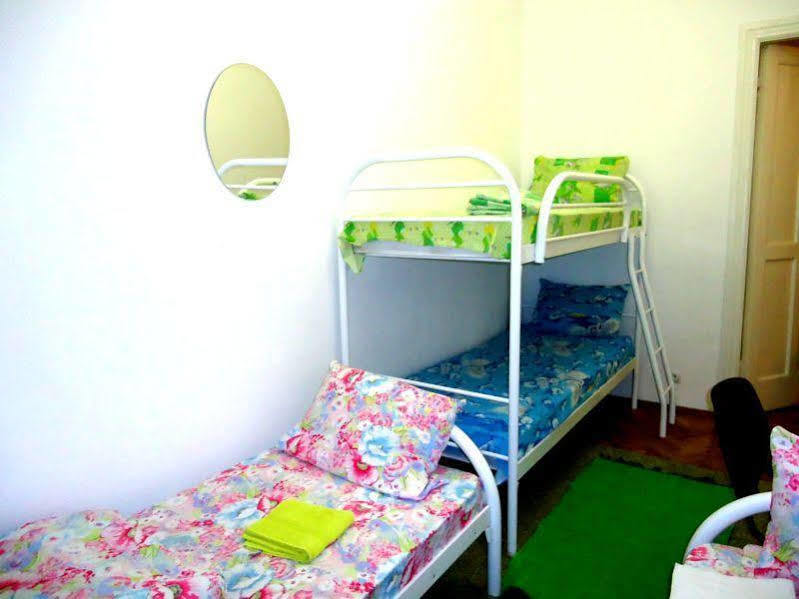 Hostel Kreshatik Киев Екстериор снимка