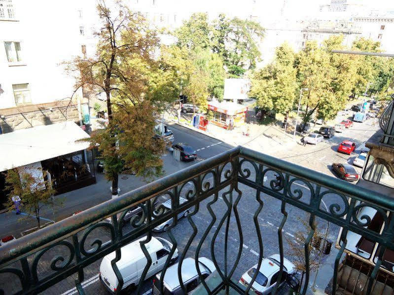 Hostel Kreshatik Киев Екстериор снимка
